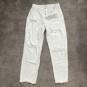Forever 21 size 27 white distressed straight leg denim jean with frayed hem.